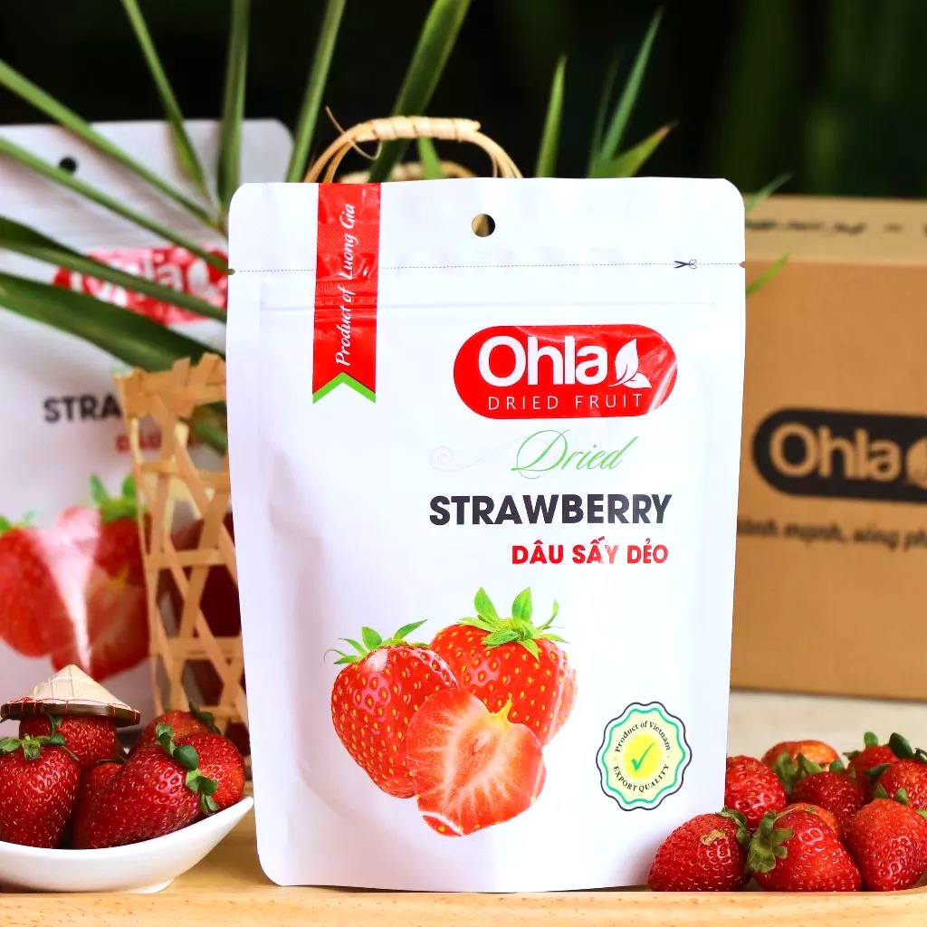 Dâu tây sấy dẻo Ohla Lương Gia – Thức quà nhâm nhi thơm dịu đậm đà dải vị tự nhiên
